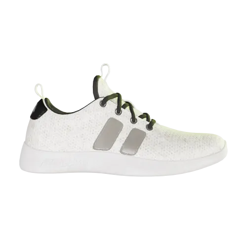 The KS-01 side on, showing the two layer white midsole with the foam mark along the heel.
